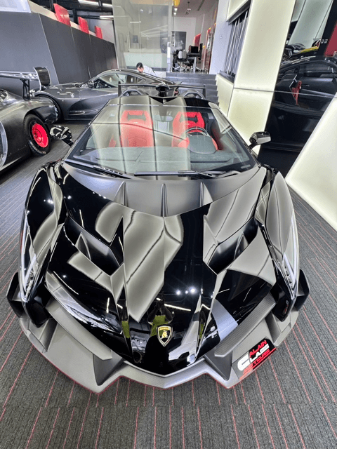 Lamborghini lp750-4 - 1