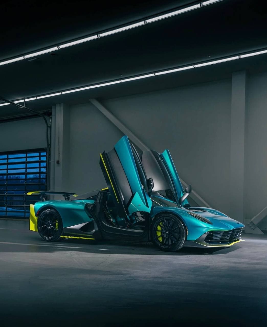 Aston Martin Valhalla